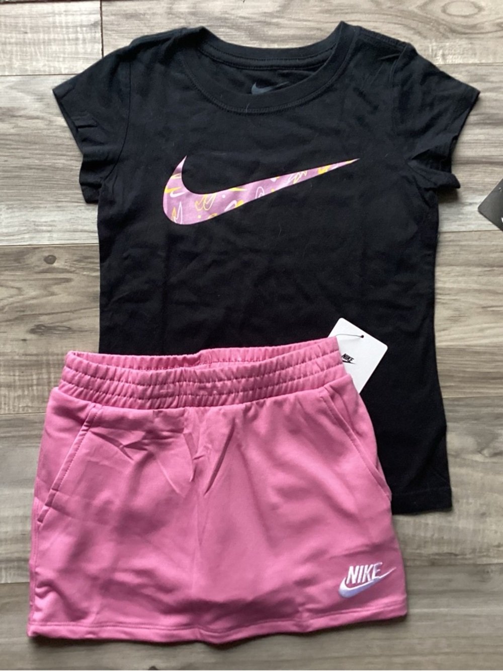 Nike Girls Tee & Skort outfit size 6/6X(NWT) ~FIRM, NO OFFERS~